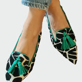 Мокасини С V-образен Нос