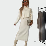 Рокля и Пуловер с Яка