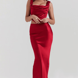 Рокля с Висок Разрез