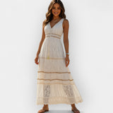 Рокля с Дишаща Тъкан