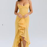 Рокля с Волани по Деколте