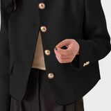 Сако със Златни Копчета