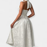 Миди Рокля с Открит Гръб